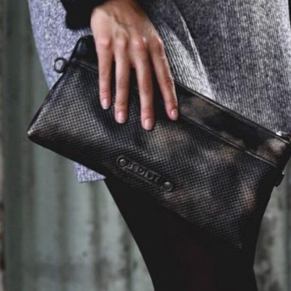 BED|STU Taylorsville black leather crossbody/clutch